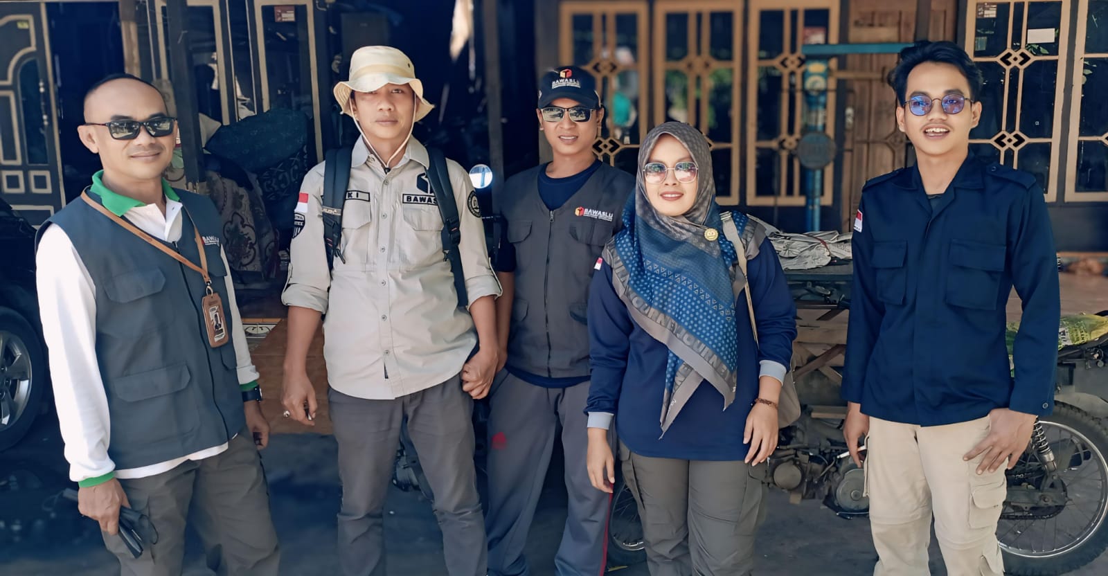 Zekkiuddin, Kordiv Hukum dan Penyelesaian Sengketa melakukan Uji Petik di Desa Kertosari Asembagus