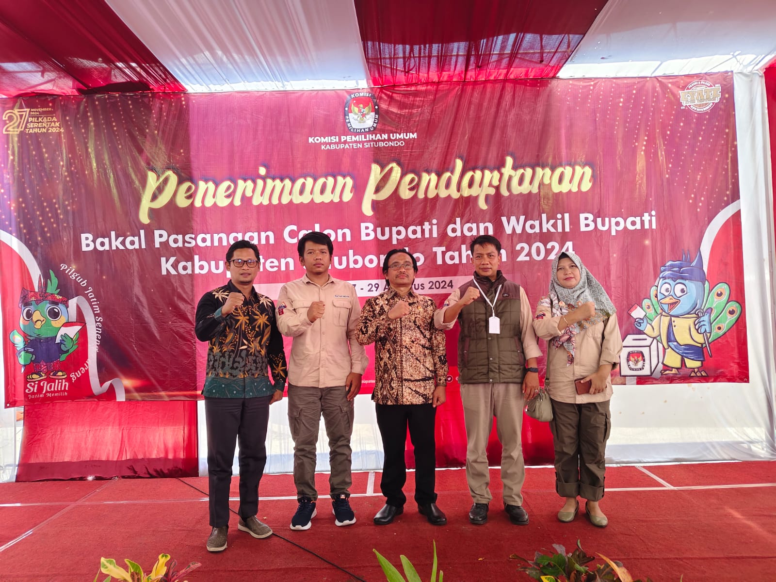 Pimpinan Bawaslu Situbondo saat melakukan pengawasan pencalonan Bupati dan Wakil Bupati Kabupaten Situbondo