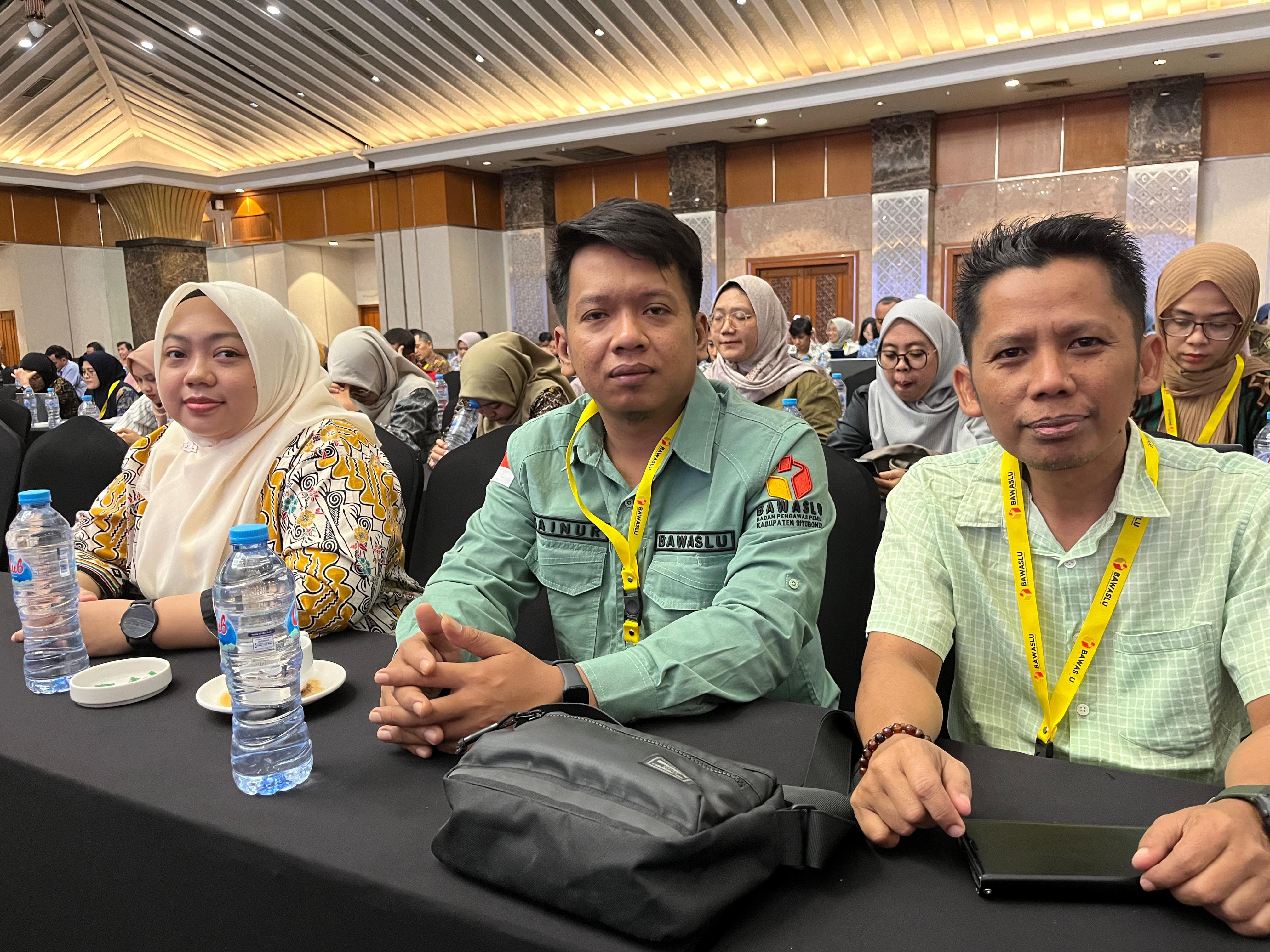 Kordiv SDMO Diklat saat mengikuti Rapat Integrasi dan Validasi Data Pengawas Pemilu 2024.