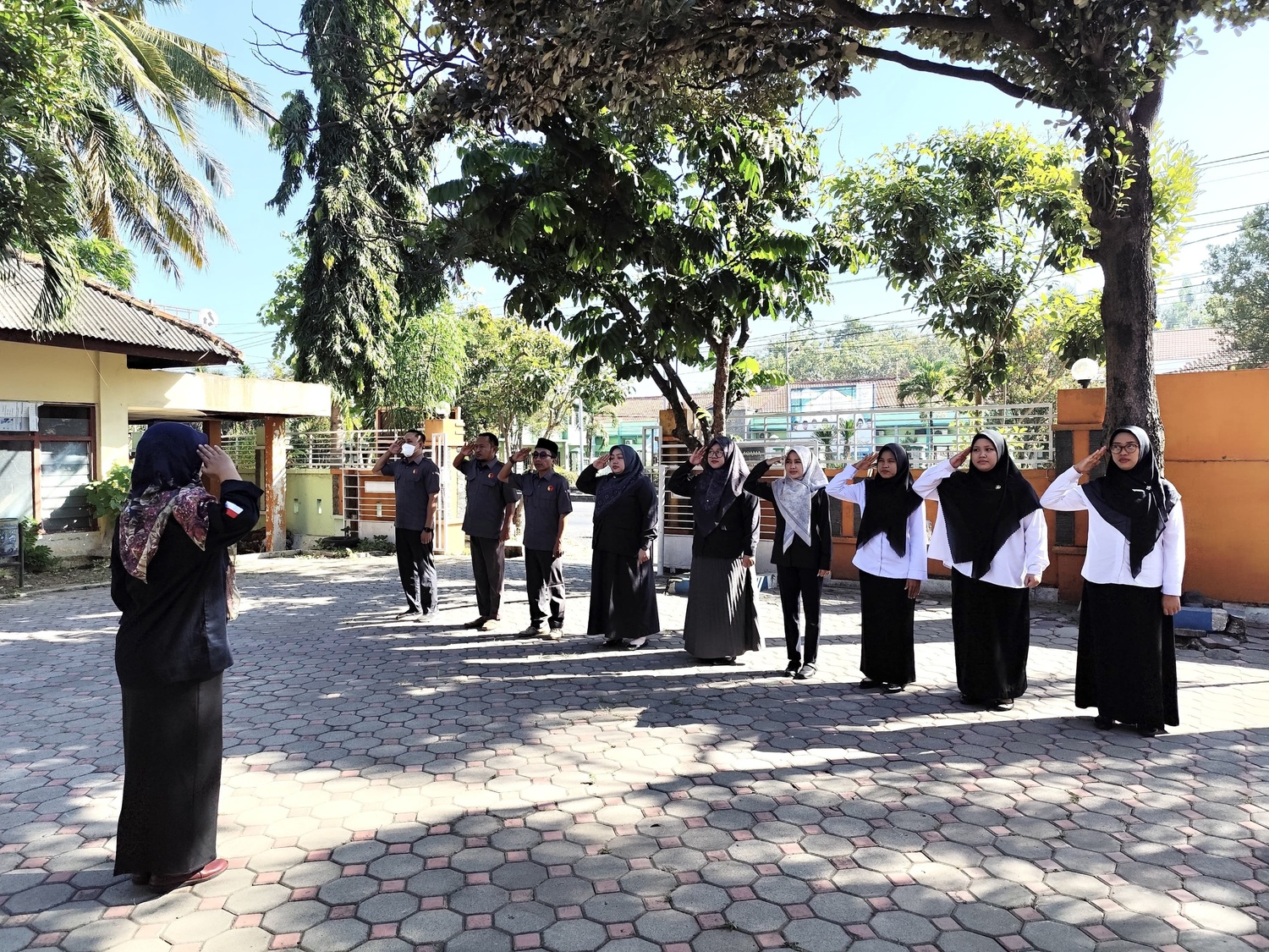 Bawaslu Kabupaten Situbondo Gelar Apel Pagi, Tekankan Koordinasi Antar Staff