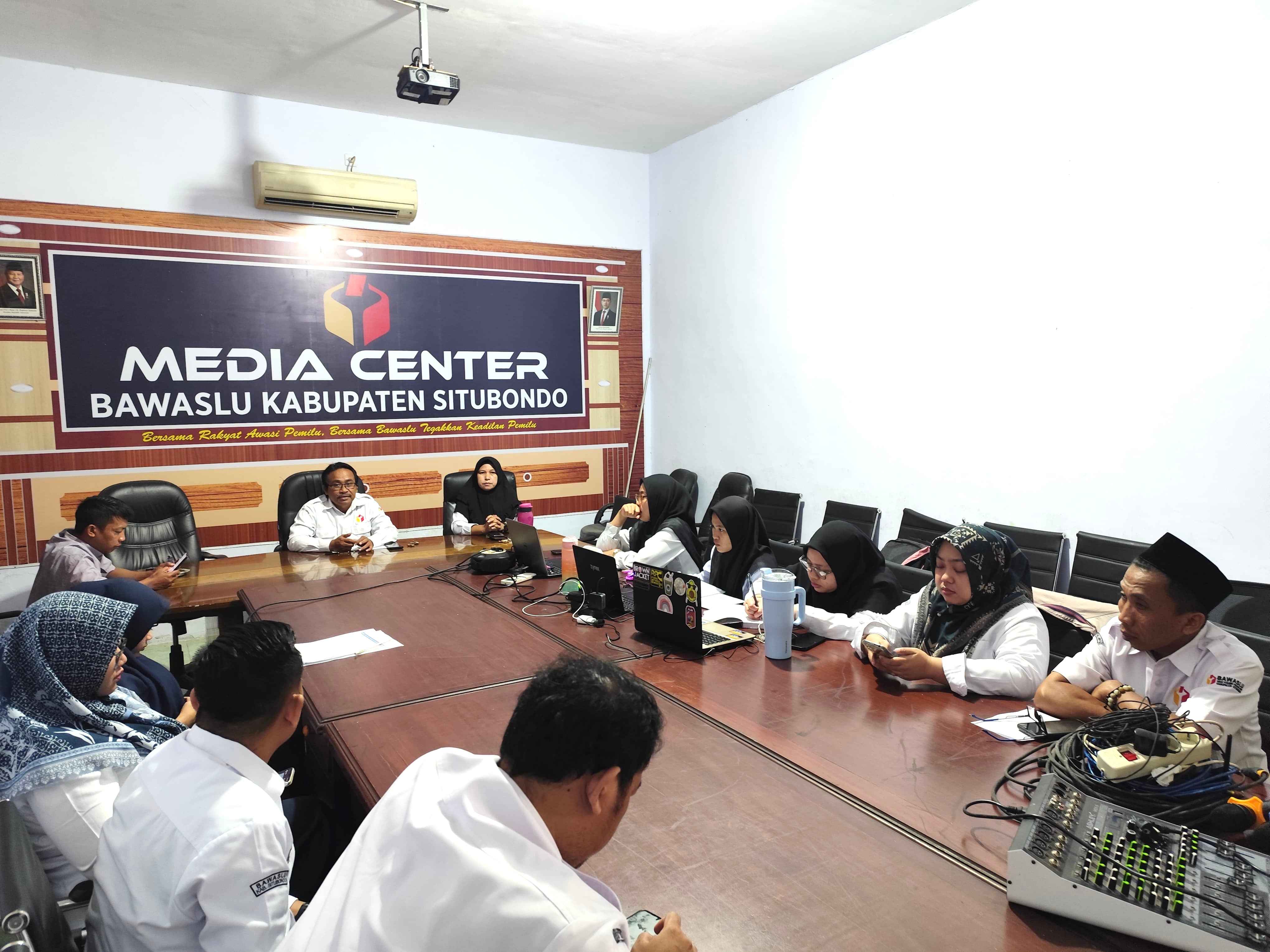 Optimalisasi Pengelolaan JDIH dan PPID, Bawaslu Sitibondo Lakukan Rapat Koordinasi