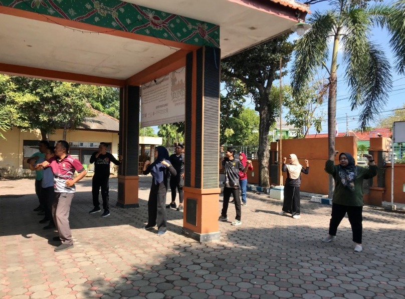 Gelar “Jumat Sehati” untuk Meningkatkan Kebugaran dan Kebersamaan di Lingkungan Bawaslu Situbondo