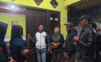 A Warits saat melakukan uji fakta di RT 30