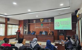 Eka Rahmawati, Koordiv Pencegahan dan Parmas saat membuka acara Rapat Koordinasi