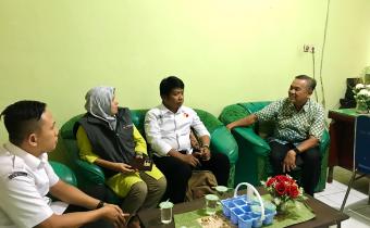 Bawaslu Situbondo diwakili oleh  Sainur Rasyid, Kordiv SDMO-Diklat dan Dini Meilia Meiranda, Kordiv Pencegahan, Parmas dan Humas beserta Staf Pengawasan dan Humas. 