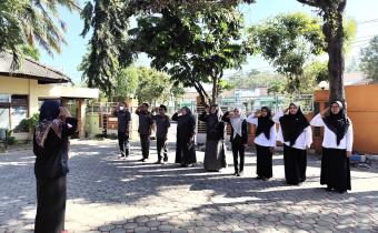 Bawaslu Kabupaten Situbondo Gelar Apel Pagi, Tekankan Koordinasi Antar Staff