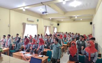 Gelar Program “Bawaslu Menyapa”, Bawaslu Sitibondo Sasar SMA Negeri 1 Situbondo